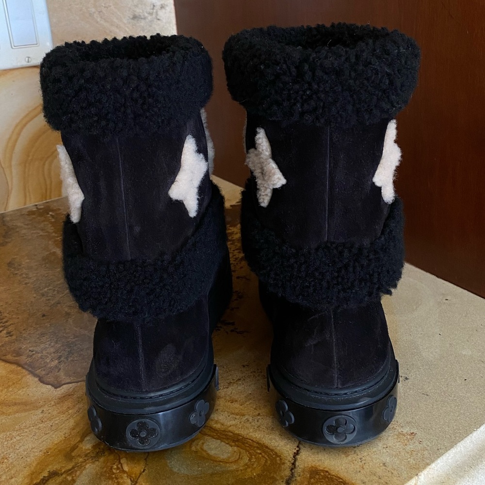Louis Vuitton Snowdrop Flat Ankle Boot - Picture 8 of 12